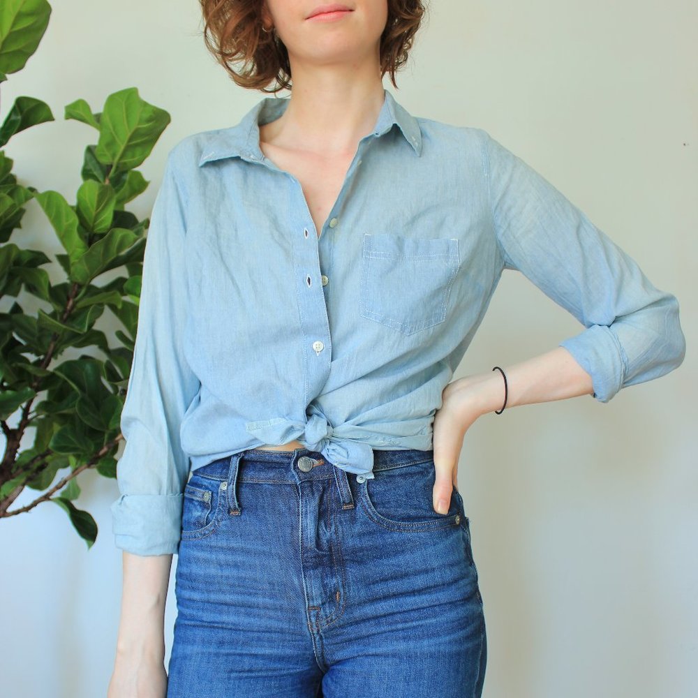 SOLD Super soft chambray shirt - Picture 1 of 4
